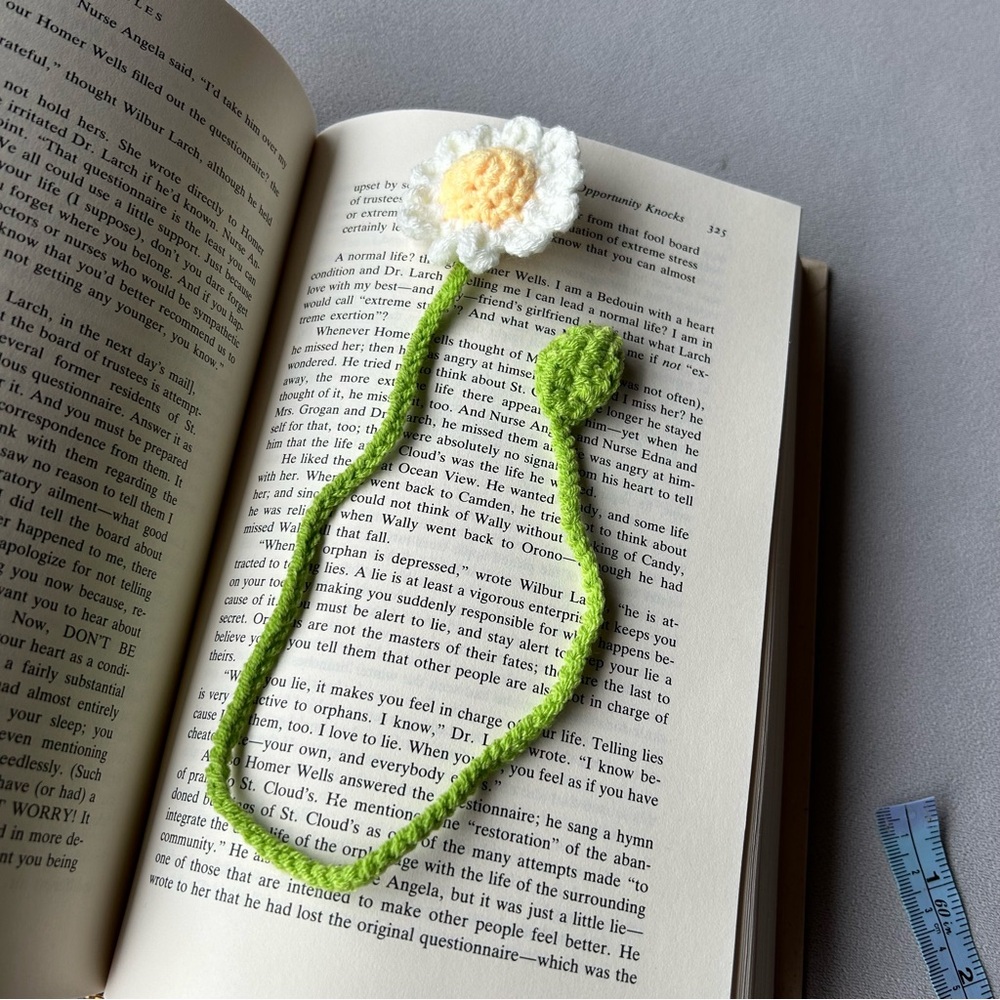 Crochet Bookmark ~ Daisy ~ Brand New!